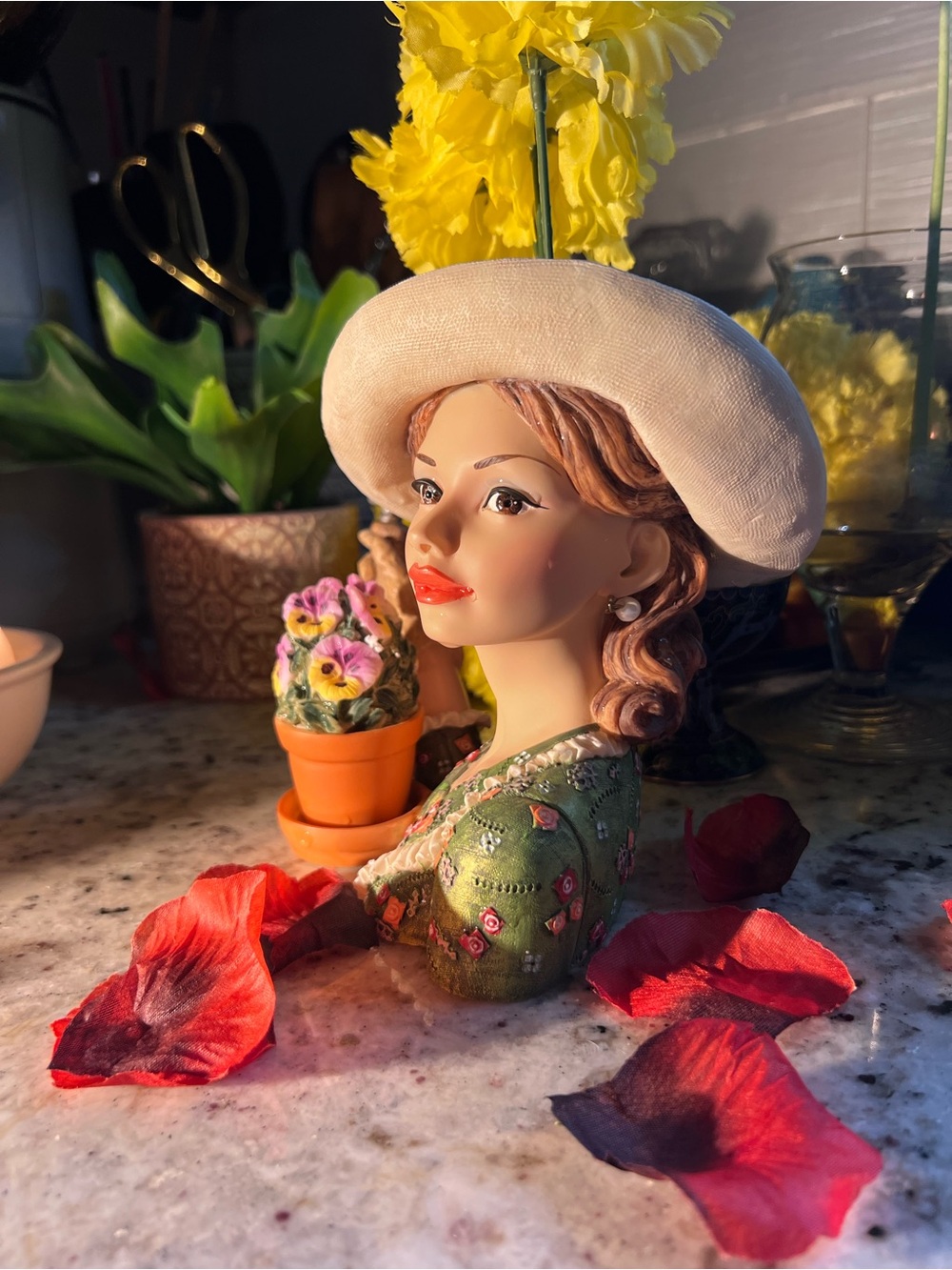 Decorative Lady Bust head vase like new orig box too! price FIRM